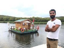 Riva Deresi'nin yüzen evi