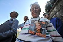 Zeki Müren, mezarı başında anıldı