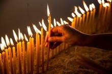 Aya Yorgi'ye dileklerinin kabul olması için tırmandılar