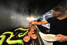 İnegöl Köftesi, lezzeti ile 125 yıldır sofraları süslüyor