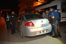 Plakası çamurlu otomobildeki yüzleri maskeli 5 kişi, gözaltına alındı