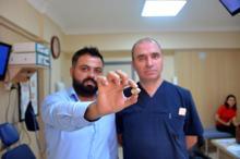 Tükürük bezinden 3 santimetre çapında taş çıktı