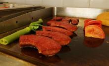 'Ucuz sucukta hile vardır'