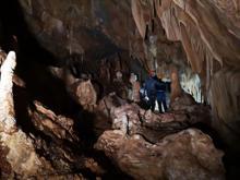 Dağcılar Sümbül Dağı'nda sarkıt ve dikitlerin olduğu mağara buldu