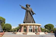 Mevlana Heykeli'ne büyük saygısızlık