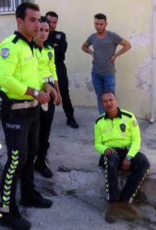 Ortalığı birbirine kattı! 'Dur' ihtarına uymadı aracın önüne atlayan polisi 2 kilometre sürükledi