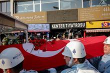 Türk tiyatrosunun usta ismine veda