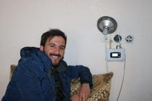 Çanak anten ve metal siniden baz istasyonu yaptı