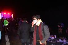 Düzce'de otobüs, otoyolda hatalı dönüş yapan TIR’a çarptı: 2 ölü, 35 yaralı