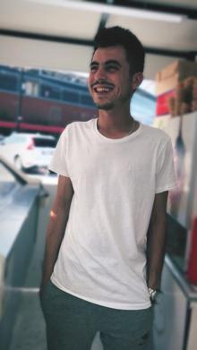 Genç YouTuber, arkadaşını öldürdü