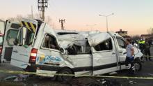 Samsun'da öğrenci servis minibüsü devrildi: 1 ölü, 11 yaralı