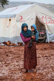 Türkiye, İdlib'den kaçan Suriyeliler için 9 kamp kurdu