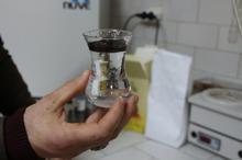 Çaydaki boya hilesine, soğuk suyla tespit