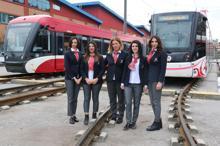 Samsun'da tramvayın kadın makinistleri