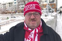 Fenomen simitçi Ahmet dişlerine kavuştu, patent peşine düştü