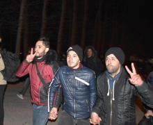 Edirne'de göçmenler Yunanistan sınırına yürüyor