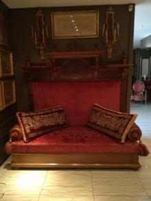 Tartışılan taht II. Abdülhamid'in çıkmadı... Satışı iptal ettiler