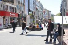 Sokağa çıkma yasağı öncesi hareketlilik