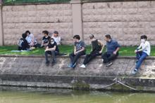 42 gün sonra sokağa çıktılar