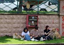 42 gün sonra sokağa çıktılar