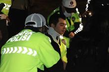 Alkollü sürücü polis uygulama noktasına daldı