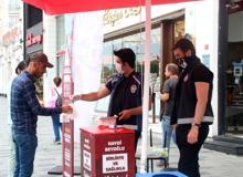 Yer: Taksim... Sosyal mesafe ve maske yine önemsenmedi