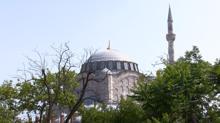 İstanbul'un iki yakasında aynı ismi taşıyan iki cami