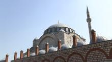 İstanbul'un iki yakasında aynı ismi taşıyan iki cami