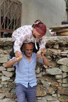 Selin vurduğu köylerinden ayrılıyorlar