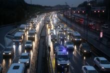 İstanbul trafiğinde cuma yoğunluğu