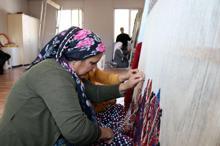 Kadınların elinde hayat bulan Van kilimleri, Avrupa ülkelerine pazarlanıyor