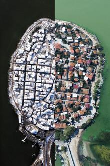 Türkiye'nin Venedik'i Gölyazı'nın yaz ve kış hali aynı karede