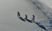 Koronavirüs kahramanlarının karla kaplı yollarda filyasyon azmi