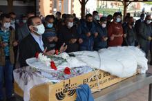 Emine, tabutunun üzerine konulan gelinlikle son yolculuğuna uğurlandı