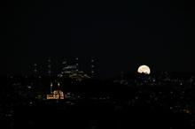 Süper Ay İstanbul semalarında böyle görüntülendi