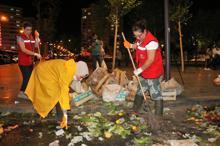 Gönüllü kadınlar, pazardaki sebze meyve atıklarını toplayıp gübreye dönüştürüyor