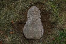 Tarihe ışık tutan asırlık mezar taşları gün yüzüne çıkıyor