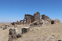 Zerzevan Kalesi'ndeki Mithras Tapınağı'na bağlantılı yapılar bulundu