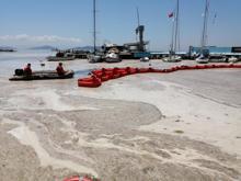 Çevre ve Şehircilik Bakanlığı ilk adımı attı; deniz salyası temizliği başladı