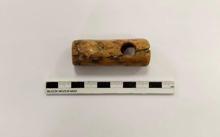 Apartman bahçesinde kazı; 8 bin 500 yıllık 11 insan iskeleti ve 3 delikli müzik aleti bulundu