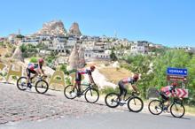 Malezyalı bisikletçiler, Kapadokya’da pedal çevirdi