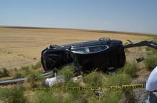 Bariyer, otomobile ok gibi saplandı: 2 ölü, 4 yaralı