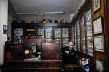 İstanbul'un en eski eczanesi 119 yıldır şifa dağıtıyor