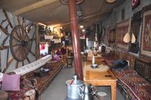 Kadın girişimci, samanlığı kültür evine dönüştürdü