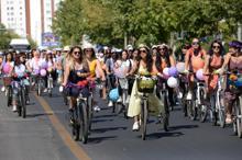 Diyarbakır'da Süslü Kadınlar Bisiklet Turu