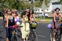 Diyarbakır'da Süslü Kadınlar Bisiklet Turu