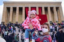 Anıtkabir'e ziyaretçi akını