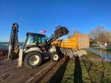 Kadıköy'de sahili yine kırmızı yosun sardı