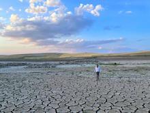 Alparslan-1 Barajı'ndaki tekneler karaya oturdu