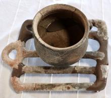 Assos'ta, 1650 yıl önce yemek pişirilen toprak ızgara ve kaplar bulundu